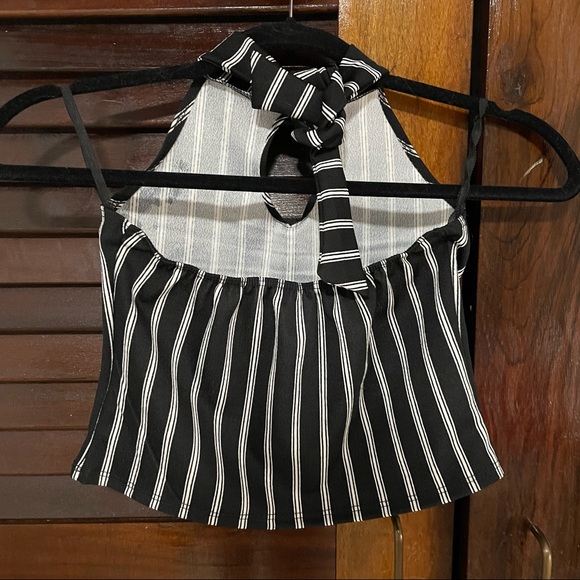 Halter Crop top - Picture 3 of 3